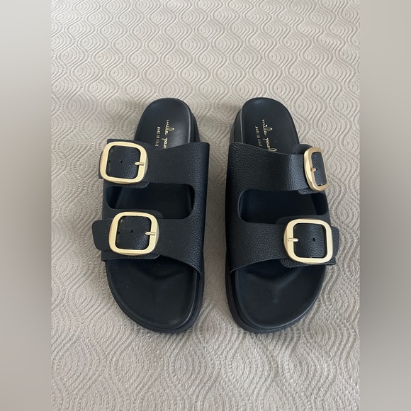 🆕 Mila Paoli Black Sandals with Gold Buckles size 9.5 - Picture 1 of 7